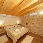 Stone House Lozica Vakantiehuis *