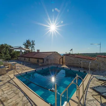 Stone House Lozica Ferienhaus *